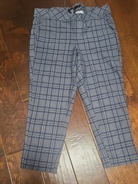 Torrid Sz 2 Plaid Pixie Pants Gray, Blue And White EUC
